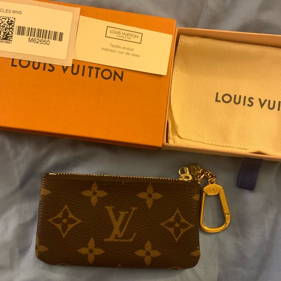 Louis Vuitton Accessories - Brand new Louis Vuitton monogram keypouch